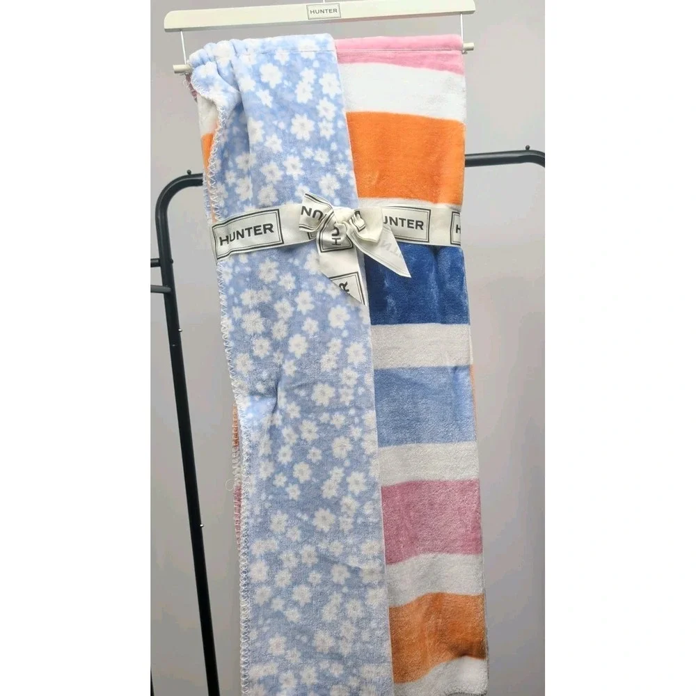 Hunter Reversible Plush Throw Blanket 50x70 Blue Floral Multi Color Stripe NWT